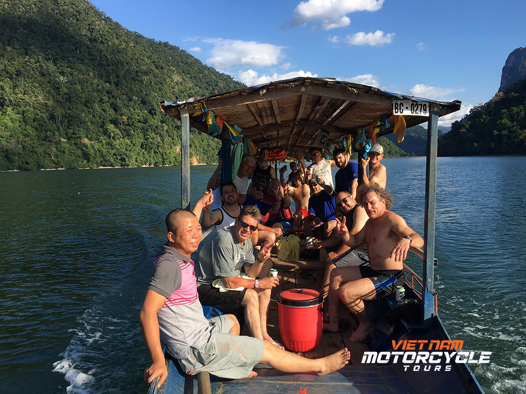 DAY 12: BOAT RIDE ON BA BE LAKE AND MOTORCYCLE TOURS TO NA KHAN ( BAC KAN)