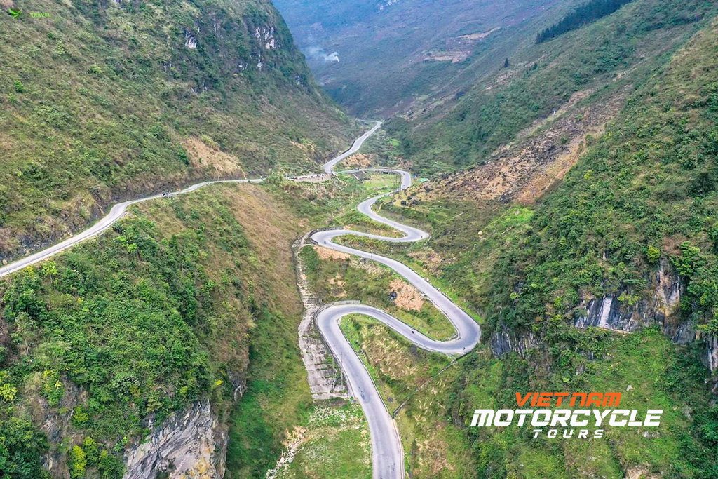 Poetic and romantic, Autumn and Winter - Ha Giang loop tour by Motorbike