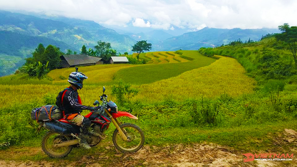 how to ride motorcycle 10 - Vietnam Motorbike Tours