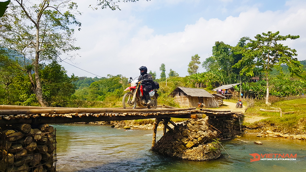 Vietnam Motorbike tours price to well-known tourist destinations - Is it reasonable?