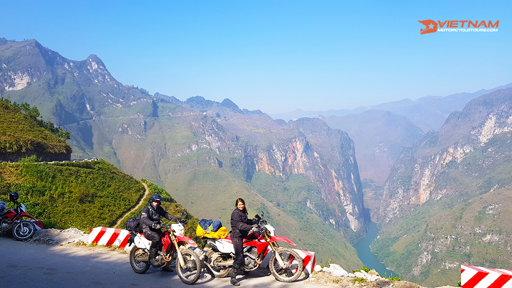 7-Day Ha Giang Motorcycle Tour in Vietnam's Northeast 