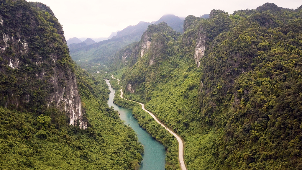 The riding route with many challenges and adventures - Phong Nha cave motorbike tour drives you more adventure