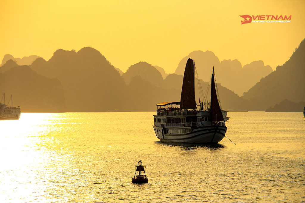 halong pelican cruise 7 - Vietnam Motorbike Tours