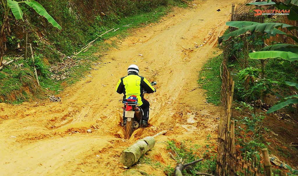 Southern Laos motorbike Tours 11 - Vietnam Motorbike Tours