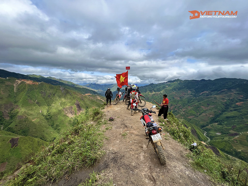 how to ride to mu cang chai 4 - Vietnam Motorbike Tours