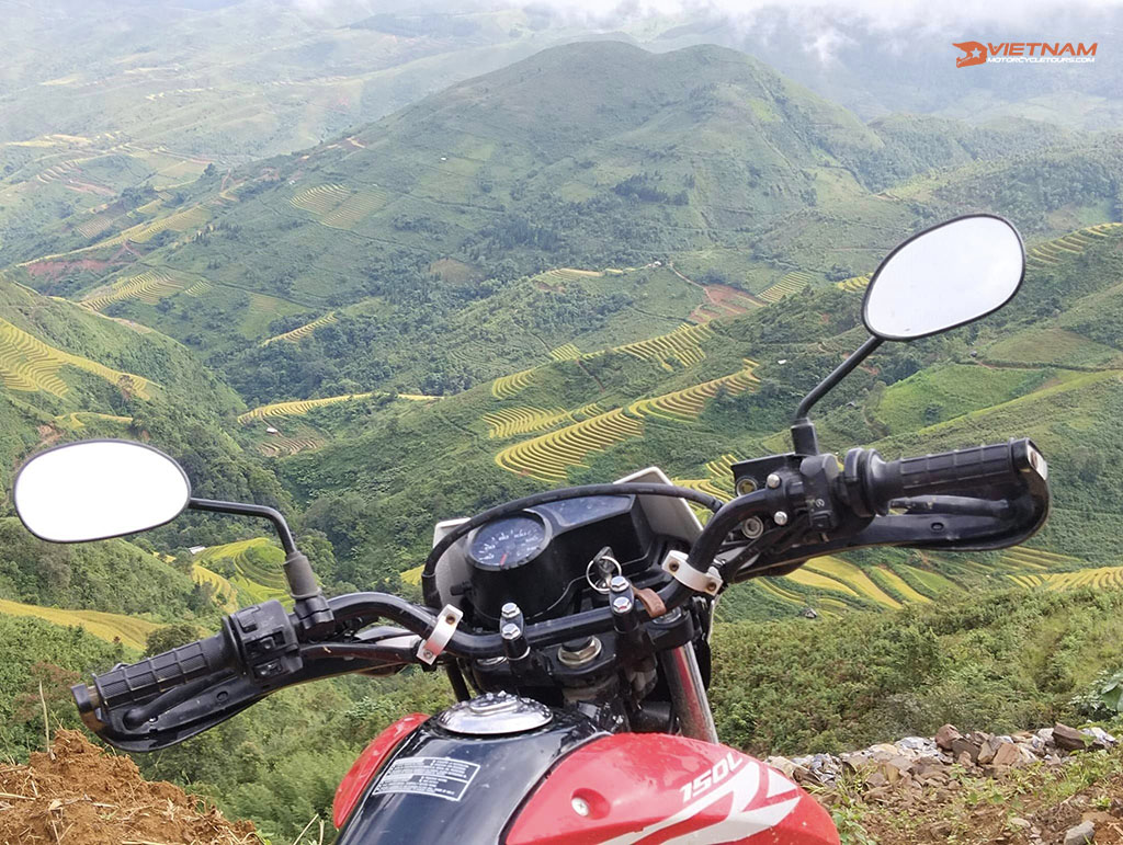 O Quy Ho: Mountainous Passes on Motorcycles