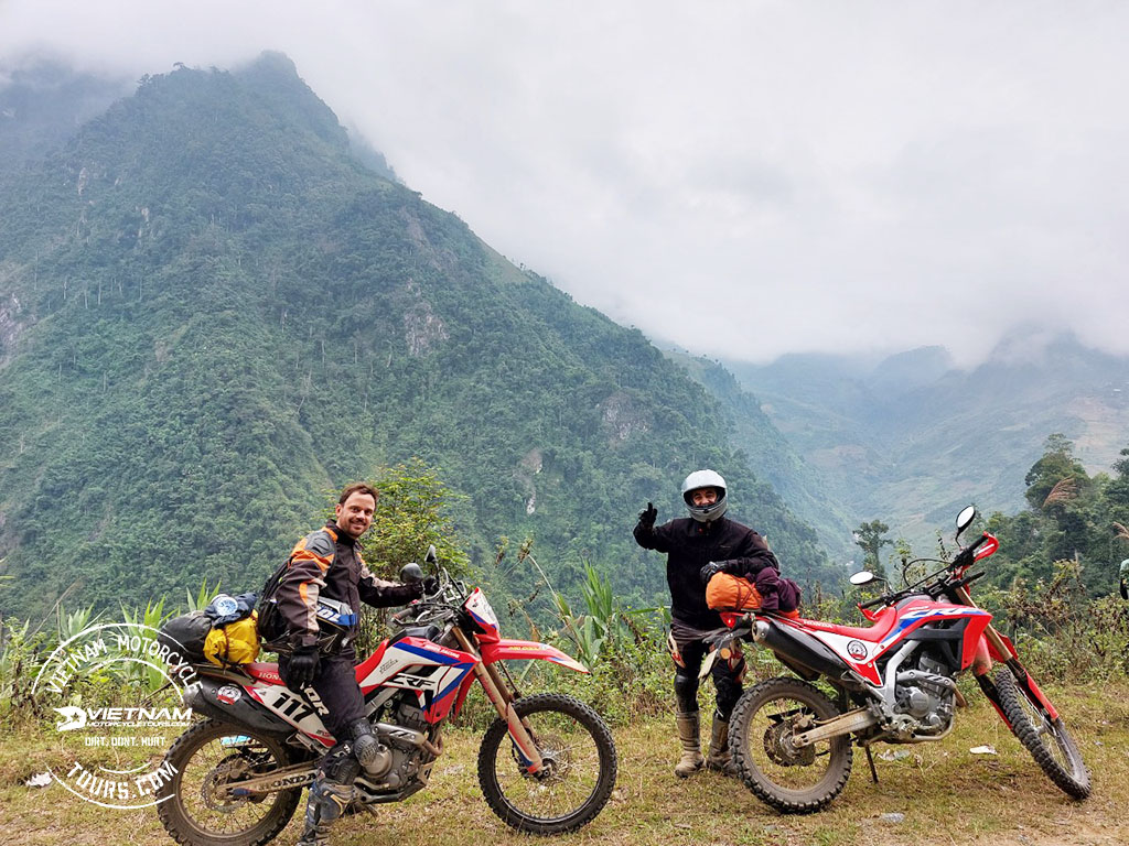 Border Crossing Vietnam Laos Motorbike