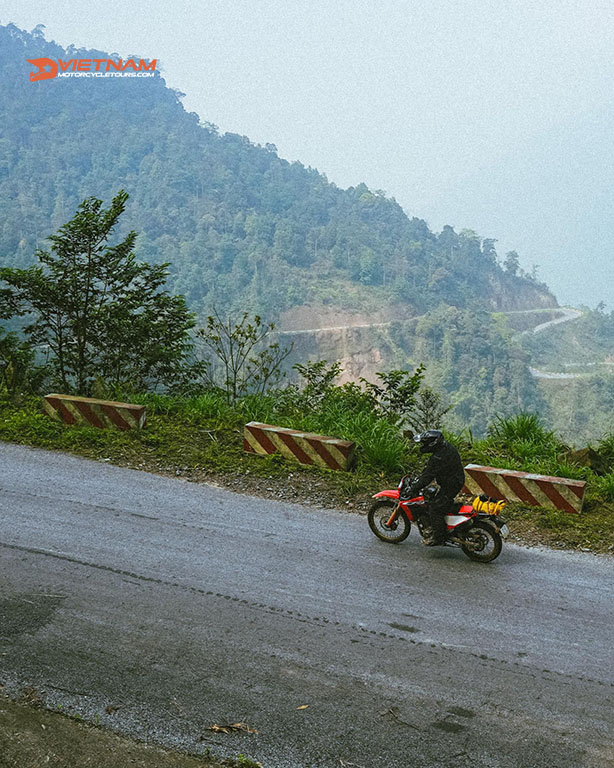 Lai Chau - Muong Te Motorcycle Tour