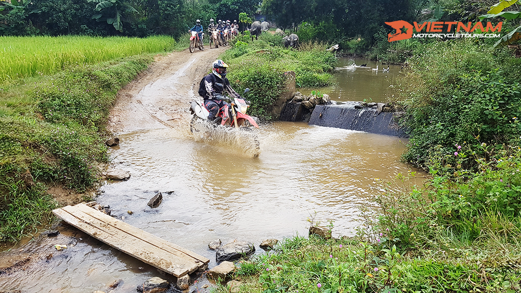 Vietnam Motorcycle Tours: 18 Days of Amazing Coastal Ride