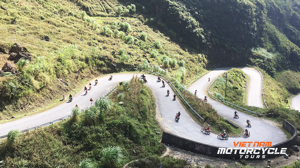 DAY 9: HA GIANG MOTORCYCLE TOURS TO DONG VAN (HA GIANG) – OFF-ROAD MOTORBIKE TOURS TO TRIBAL VILLAGES