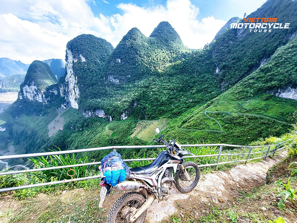 Where to go to explore Ha Giang by motorbike? Ha Giang motorcycle tours