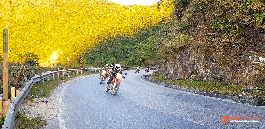 Ranging in Than Uyen - Lai chau - Motorcycle in Vietnam