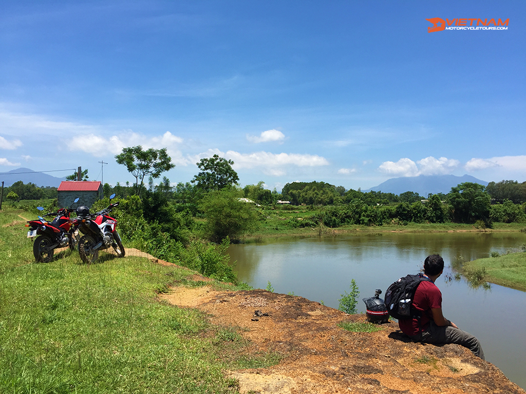 Duong Lam Village Motorbike Tour Back To Hanoi
