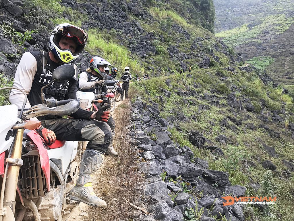 Let's take a look at some roads for adventure riders in Vietnam: