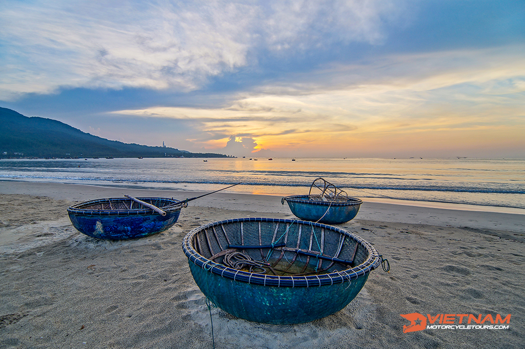 Own the most beautiful beaches on the Planet - Da Nang motorcycle tour Discovery and experience