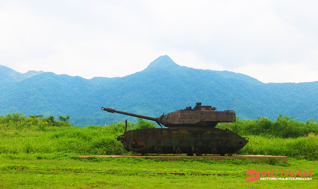 The 5th day: Visit DMZ and Vinh Moc tunnels in Hue City