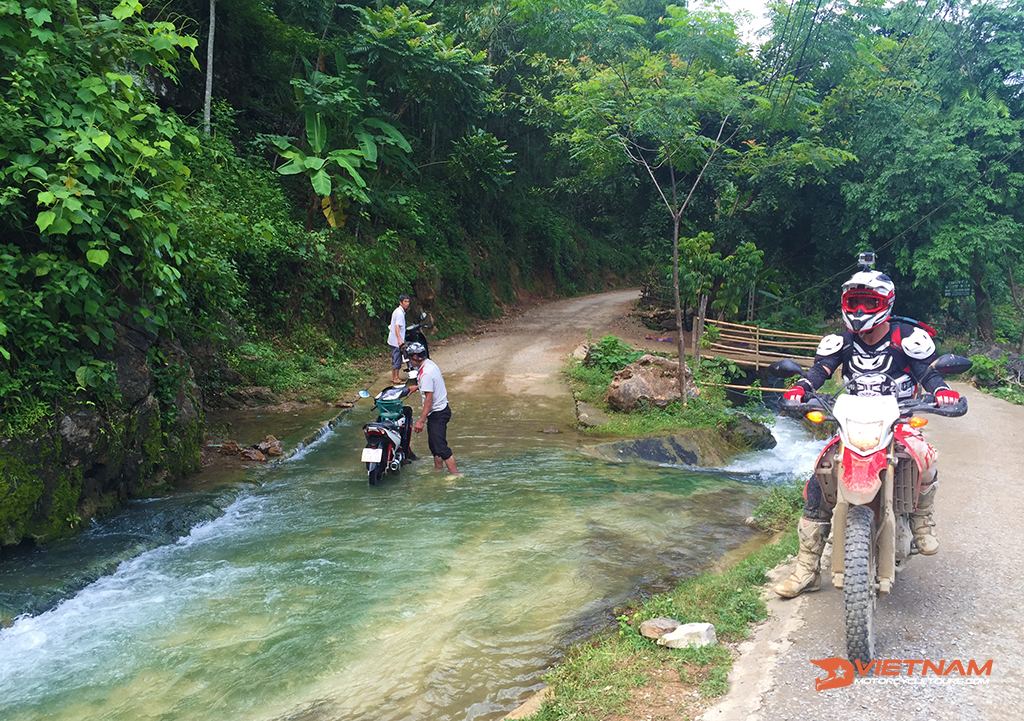 Ha Noi To Pu Luong Motorbike Tour