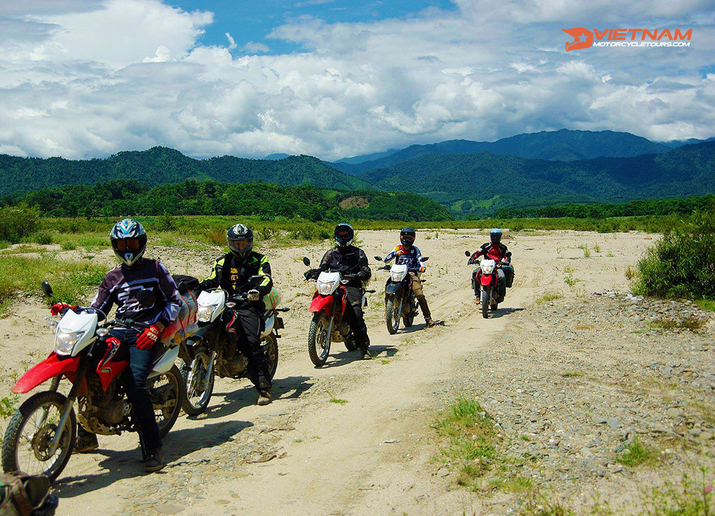 From Nong Khiaw to Luang Prabang Motorbike Tour