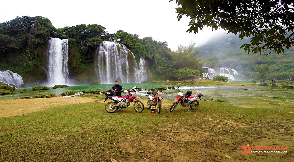 Visit Ban Gioc waterfall by motorbike