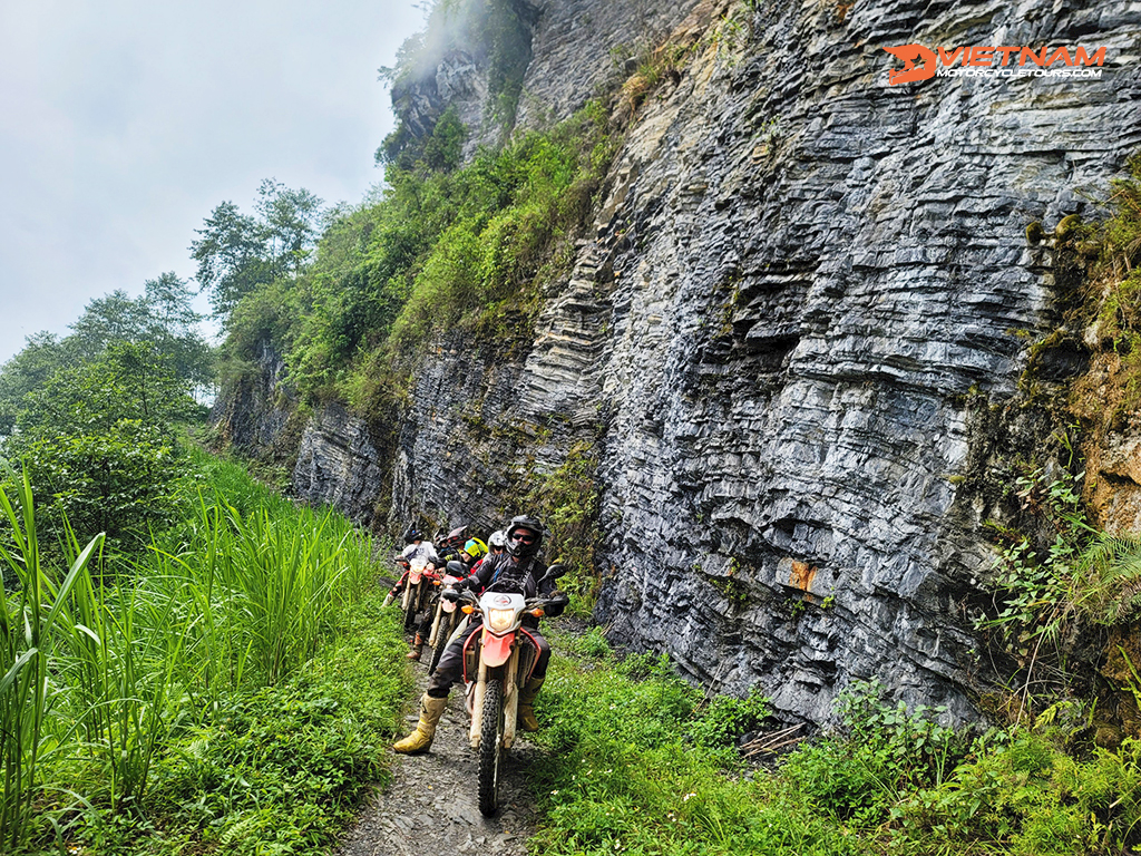 Bac Ha - Ha Giang City Motorbike Tour: 200 km
