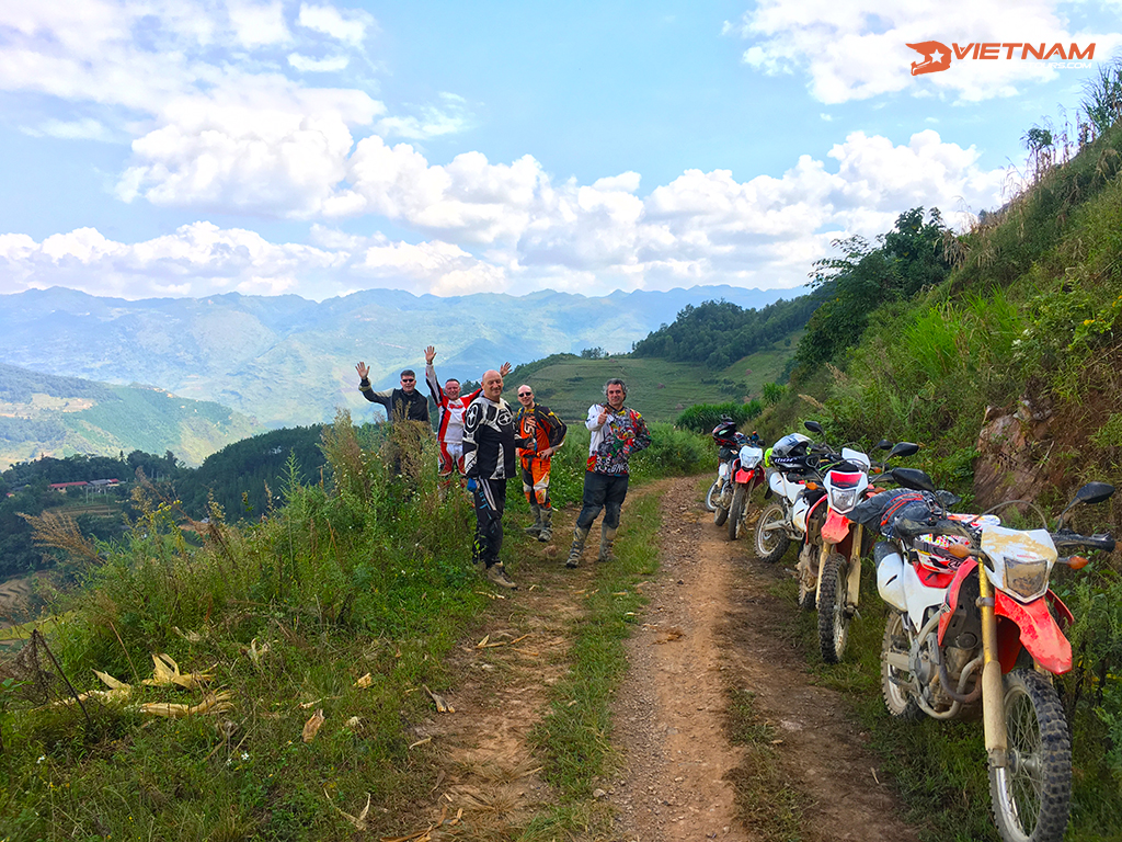 Thac Ba Lake To Hanoi Motorbike Tour  (180 km)