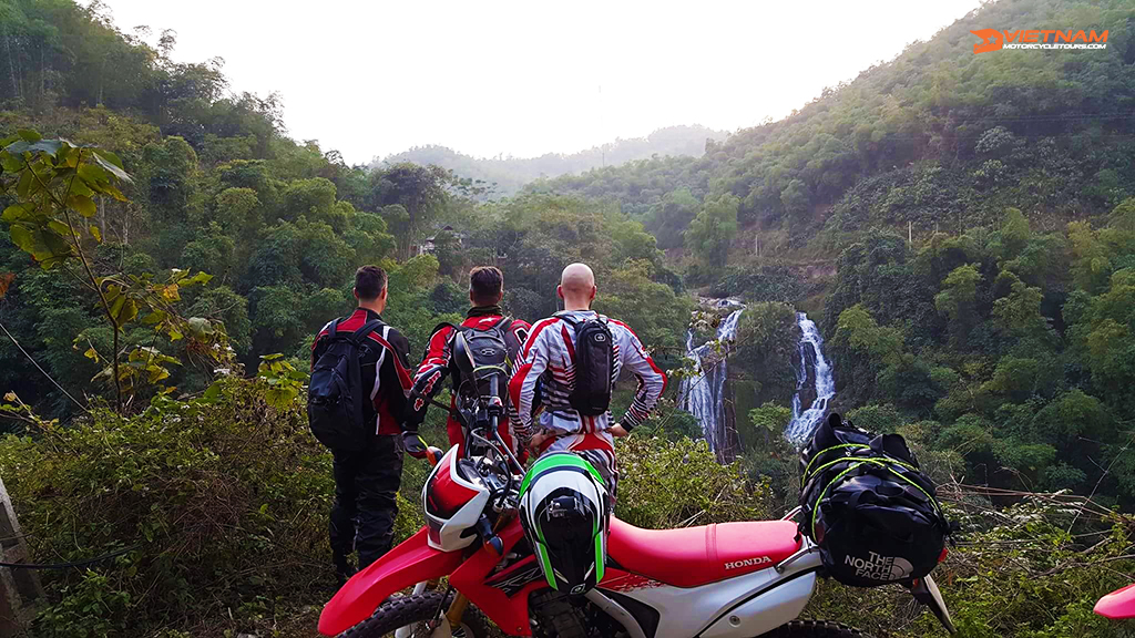 Hanoi To Mai Chau Motorbike Tour (180 km)