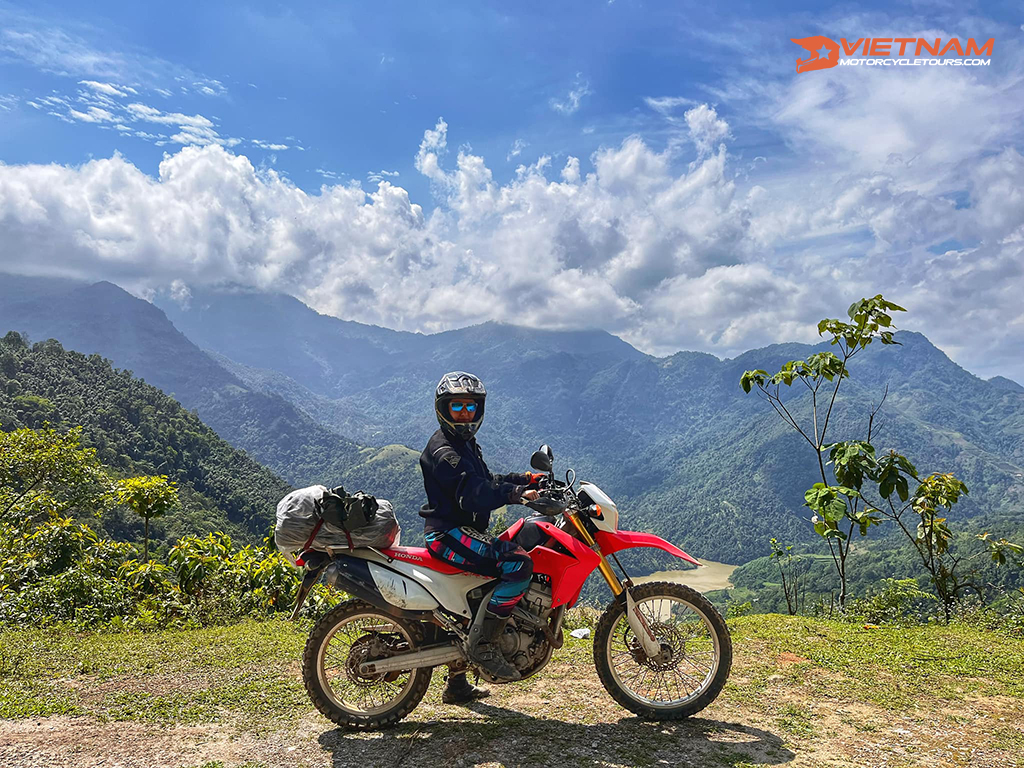 From Bac Ha To Lao Cai/Ha Noi Motorbike Tour