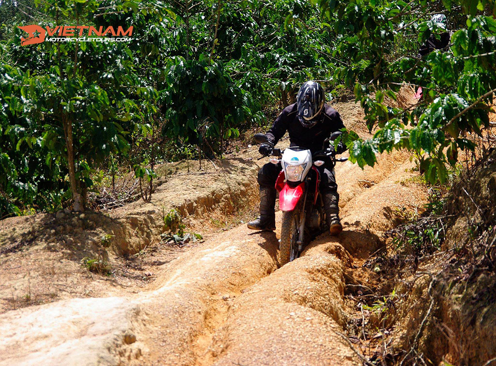 Lam Ha - Gia Nghia Motorbike Route
