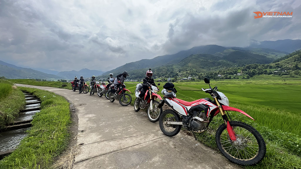 Phu Yen to Mai Chau Motorcycle Tour - 150km
